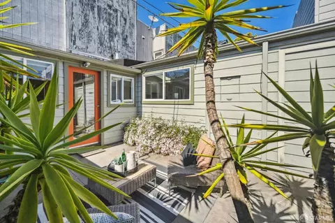 Exterior - 1553 Thomas Ave, San Francisco, CA 94124 photo 2 of 5