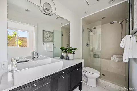 Bath - 1553 Thomas Ave, San Francisco, CA 94124 photo 1 of 1