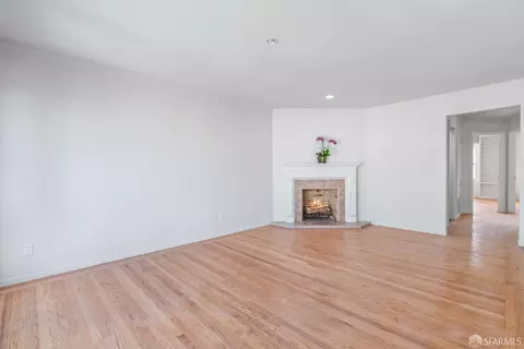 Living - 263 Raymond Ave, San Francisco, CA 94134 photo 1 of 2
