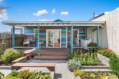 Exterior - 609 Paris St, San Francisco, CA 94112 photo 5 of 11