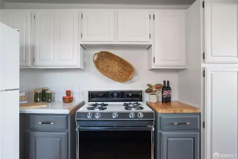 Kitchen - 146 Peralta Ave, San Francisco, CA 94110 photo 6 of 8