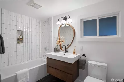 Bath - 146 Peralta Ave, San Francisco, CA 94110 photo 4 of 6