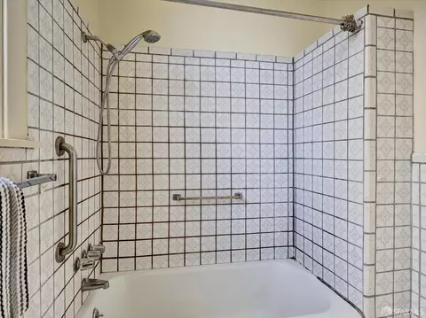 Bath - 3538 24th St, San Francisco, CA 94110 photo 2 of 3