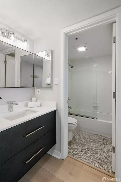 Bath - 2068 3rd St #11, San Francisco, CA 94107 photo 3 of 4