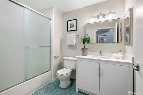 Bath - 2068 3rd St #11, San Francisco, CA 94107 photo 4 of 4