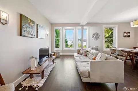 Living - 514 Clipper St, San Francisco, CA 94114 photo 2 of 5