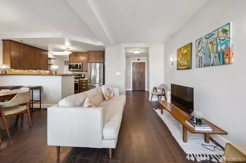 Living - 514 Clipper St, San Francisco, CA 94114 photo 4 of 5
