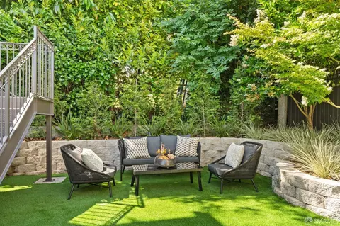 Exterior - 266 Pacheco St, San Francisco, CA 94116 photo 7 of 11