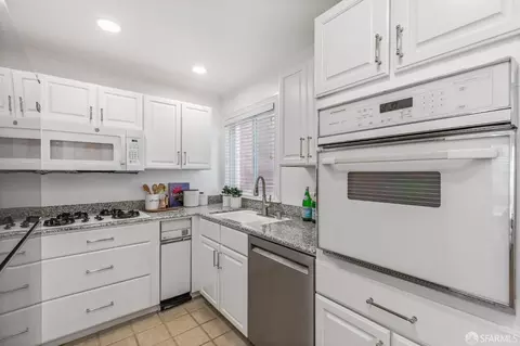 2228 Beach St, San Francisco, CA 94123 photo 12