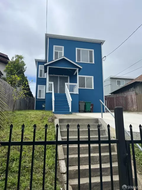 2037 13 Th Ave, Oakland, CA 94606