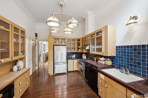 Kitchen - 1905 Baker St, San Francisco, CA 94115 photo 3 of 3