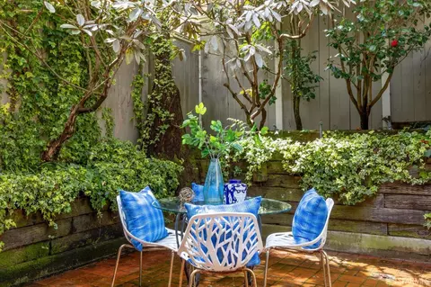 Exterior - 1905 Baker St, San Francisco, CA 94115 photo 7 of 9