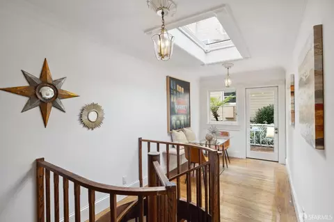 Entry Way - 1905 Baker St, San Francisco, CA 94115 photo 2 of 3