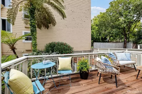 Exterior - 1905 Baker St, San Francisco, CA 94115 photo 3 of 9