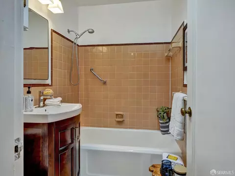 Bath - 2438 43rd Ave, San Francisco, CA 94116 photo 2 of 3