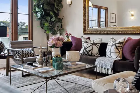 Living - 393 Sweeny St, San Francisco, CA 94134 photo 3 of 5