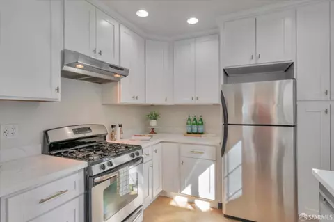Kitchen - 753 Cayuga Ave, San Francisco, CA 94112 photo 4 of 7