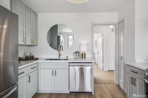 Bath - 2422 45th Ave, San Francisco, CA 94116 photo 1 of 3
