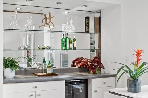 Dining - 1509 Sanchez St, San Francisco, CA 94131 photo 4 of 4