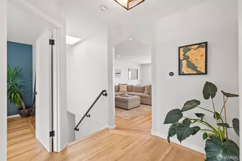 Entry Way - 1822 43rd Ave, San Francisco, CA 94122 photo 4 of 5
