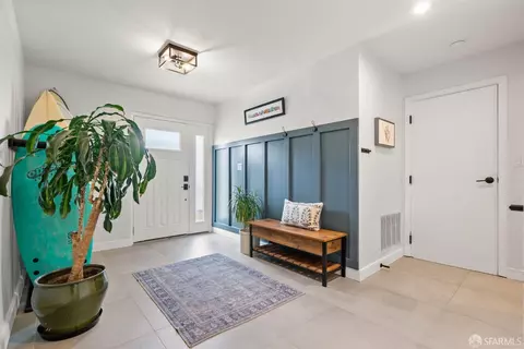 Entry Way - 1822 43rd Ave, San Francisco, CA 94122 photo 3 of 5