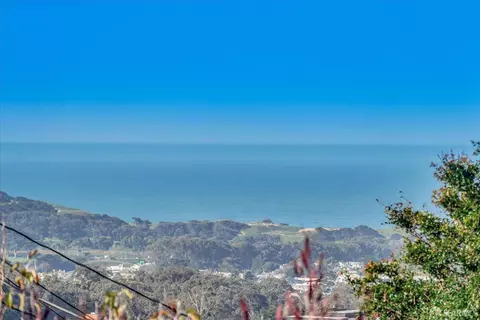 View/Area - 2359 15th Ave, San Francisco, CA 94116 photo 2 of 13