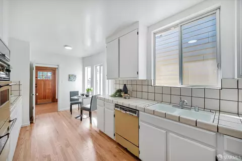 Kitchen - 2359 15th Ave, San Francisco, CA 94116 photo 3 of 4