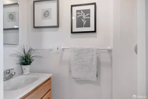 Bath - 2359 15th Ave, San Francisco, CA 94116 photo 2 of 3
