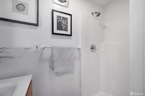 Bath - 2359 15th Ave, San Francisco, CA 94116 photo 3 of 3