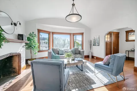 Living - 2359 15th Ave, San Francisco, CA 94116 photo 2 of 4