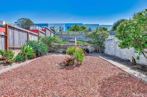 Exterior - 1674 40th Ave, San Francisco, CA 94122 photo 7 of 8