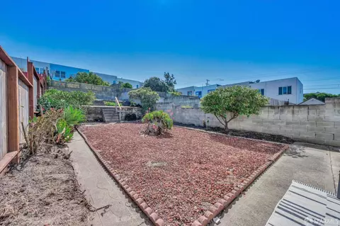 Exterior - 1674 40th Ave, San Francisco, CA 94122 photo 4 of 8