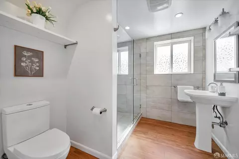 Bath - 1674 40th Ave, San Francisco, CA 94122 photo 3 of 4