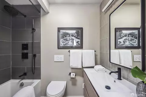 Bath - 1005 Duncan St, San Francisco, CA 94131 photo 2 of 4