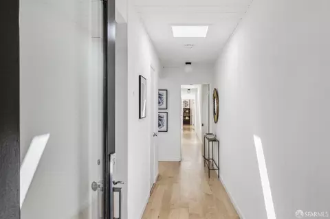 Entry Way - 1005 Duncan St, San Francisco, CA 94131 photo 1 of 1