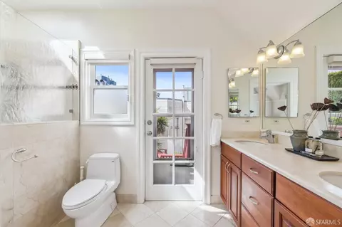 Bath - 1010 14th St, San Francisco, CA 94114 photo 2 of 6
