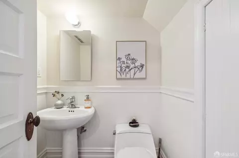 Bath - 1010 14th St, San Francisco, CA 94114 photo 1 of 6