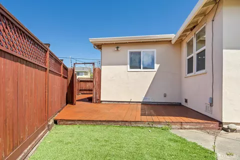 Exterior - 1220 Peralta Rd, Pacifica, CA 94044 photo 4 of 9