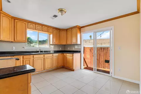 Kitchen - 1220 Peralta Rd, Pacifica, CA 94044 photo 3 of 3