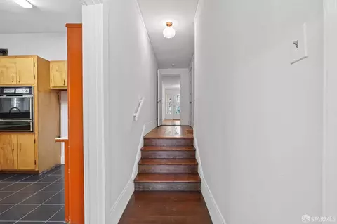 Entry Way - 1107 Broadway, San Francisco, CA 94109 photo 5 of 6