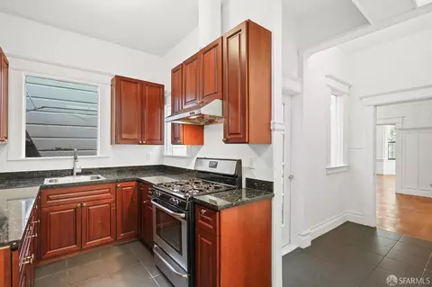 Kitchen - 1107 Broadway, San Francisco, CA 94109 photo 3 of 5