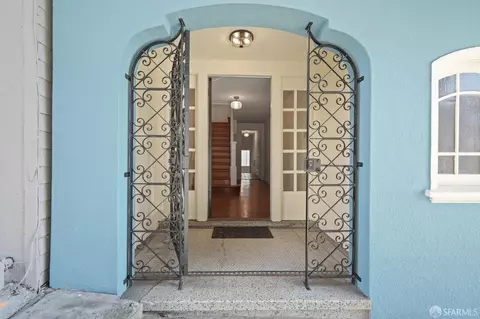Entry Way - 1107 Broadway, San Francisco, CA 94109 photo 1 of 6