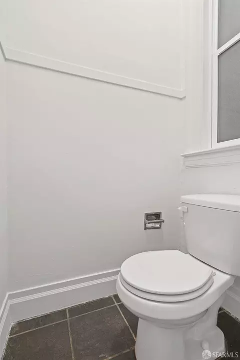 Bath - 1107 Broadway, San Francisco, CA 94109 photo 3 of 5