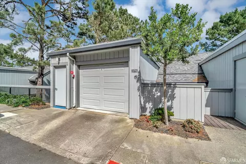 370 Innisfree Dr, Daly City, CA 94015