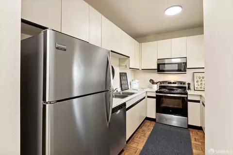 Kitchen - 2040 Sutter St #505, San Francisco, CA 94115 photo 1 of 2