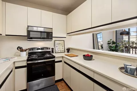 Kitchen - 2040 Sutter St #505, San Francisco, CA 94115 photo 2 of 2