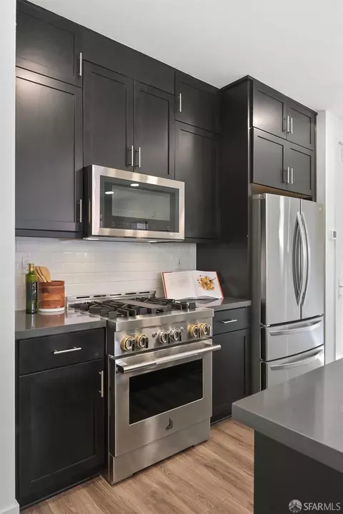 Kitchen - 635 Alamo Ct, Mountain View, CA 94043 photo 6 of 6