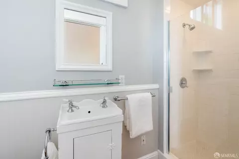 Bath - 418 45th Ave, San Francisco, CA 94121 photo 2 of 4
