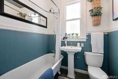 Bath - 28 Lloyd St, San Francisco, CA 94117 photo 1 of 1
