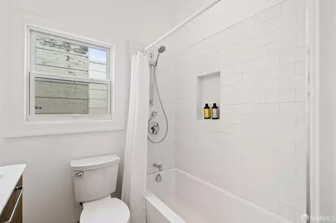 Bath - 2524 19th St, San Francisco, CA 94110 photo 2 of 5